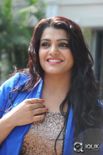 Tashu-Kaushik-at-Reporter-Movie-Teaser-Launch